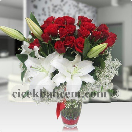 25 Adet Kırmızı Gül Lilyum Aranjmanı, GL116  25 Adet Kırmızı Gül Lilyum Aranjmanı, GL116