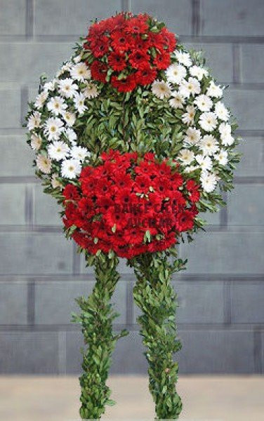 Kırmızı ve Beyaz Gerbera'dan Cenaze Merasim Çiçekleri Kırmızı ve Beyaz Gerbera'dan Cenaze Merasim Çiçekleri