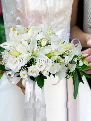 Beyaz Lilyum Narin Gelin Buketi Beyaz Lilyum Narin Gelin Buketi