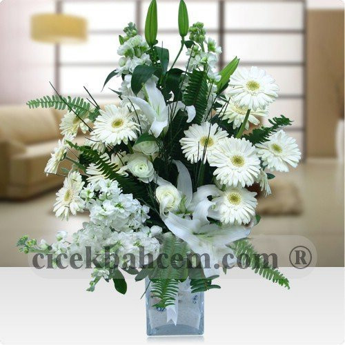 Beyaz Gül, Lilyum, Şebboy Aranjmanı Beyaz Gül, Lilyum, Şebboy Aranjmanı