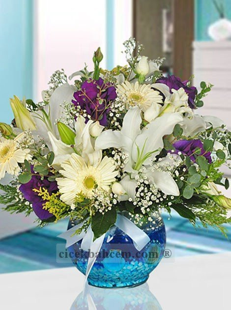 Cam Vazo Mevsim Çiçeği Aranjmanı  Cam Vazo Mevsim Çiçeği Aranjmanı