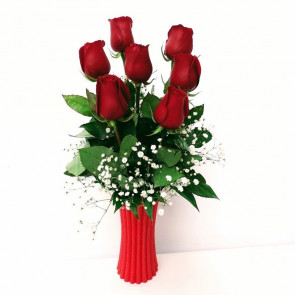 Özel Kırmızı Vazoda 7 Adet Kırmızı Gül