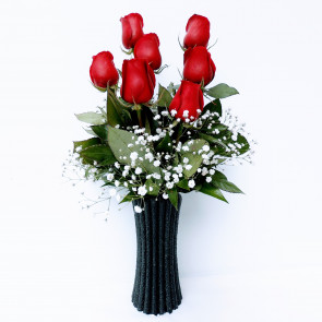 Özel Siyah Vazoda 7 Adet Kırmızı Gül