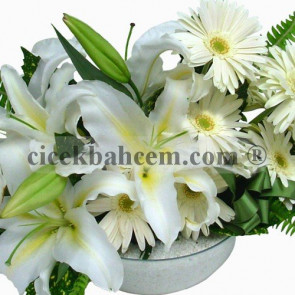 Kokulu Lilyum ve Gerbera Aranjmanı